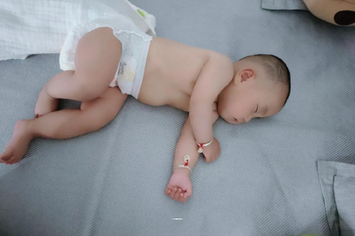 新昌没满月的宝宝